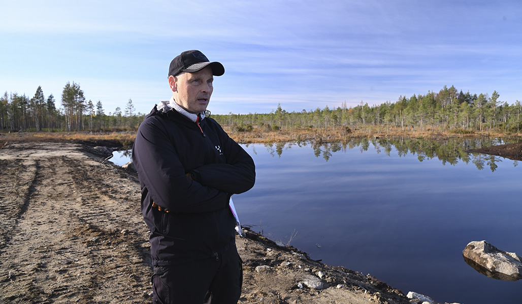 Jari Järvenpää kosteikolla